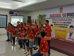 Harmoni Kebersamaan: Sanggar Jukulele Imanuel dan Paduan Suara AMGPM Desa Kamal Semarakkan Musda VI PKS SBB