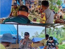 Kapolsek Huamual Gelar Penyuluhan Kamtibmas di Desa Iha, Imbau Hindari Minuman Keras dan Hoaks