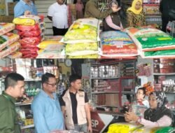 Polisi Bersama Tim Nasional Periksa Sembako Di Pasar Piru Dan Waimital, Harga Beras Masi Terjangkau, Ada Melebihi HET