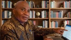 Kesewenang-Wenangan Istri Bupati di SBB,Dr.NatanelElake: “Kami Bukan Orang Bodoh Bisa Dipermainkan Sesuka Hati”